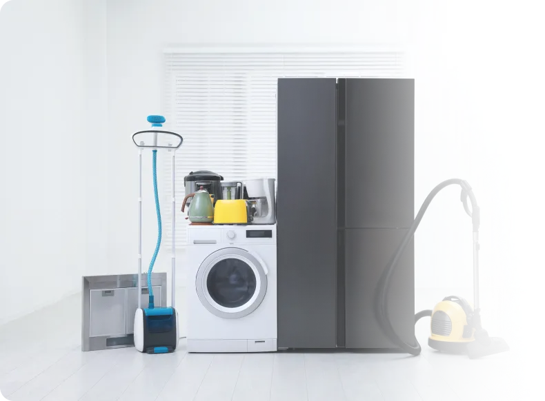 洗濯機や冷蔵庫などの家電製品と清掃機器が並ぶ設備イメージ